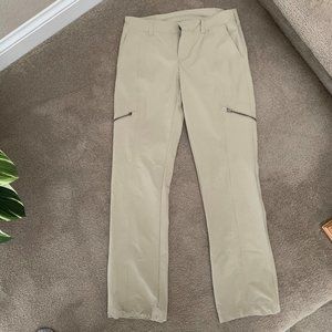 Athleta Size 4 Tan Pant with Multiple Pockets